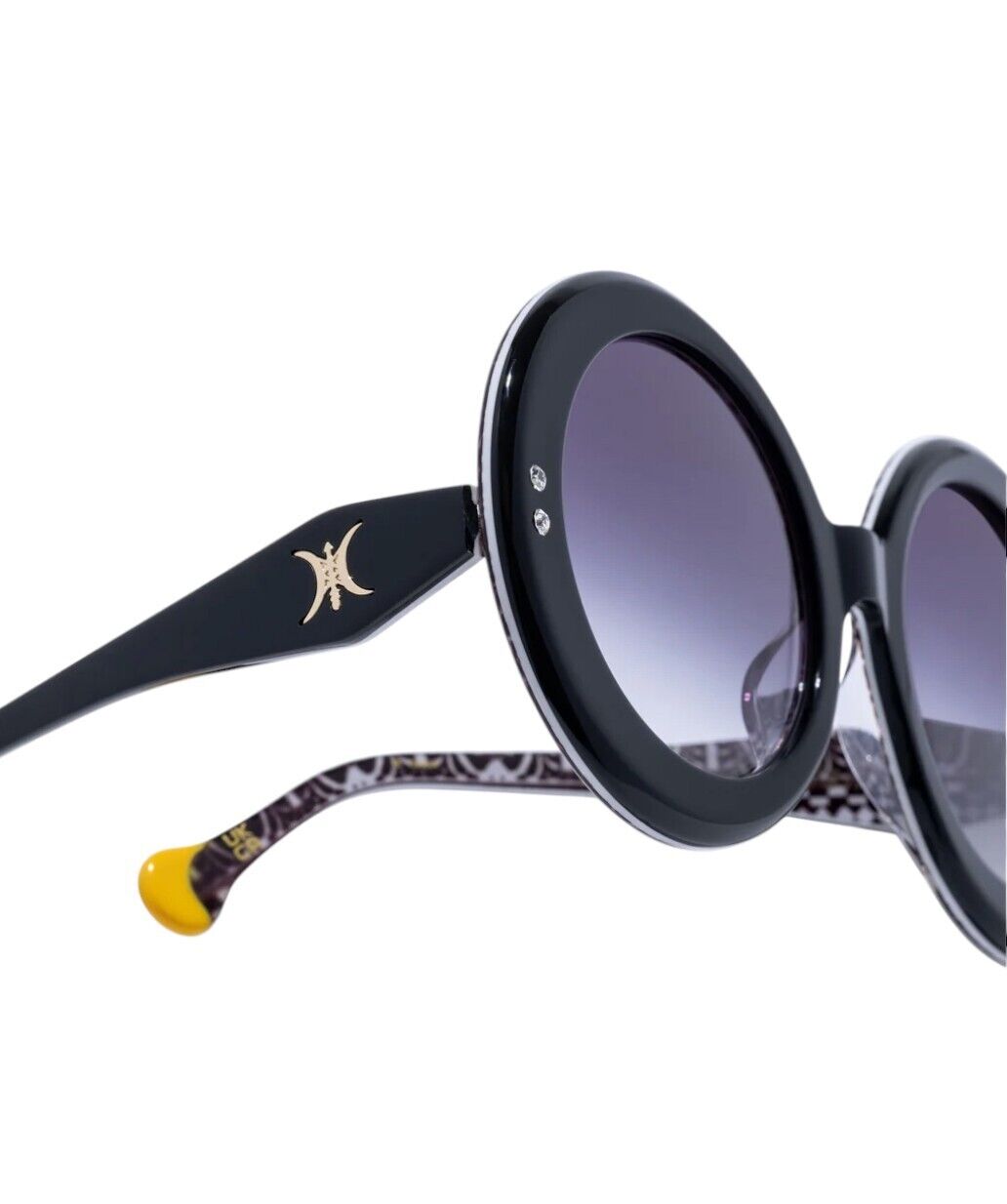 Camilla Editor In Chief Sunglasses | Black, Signature Print, Round, Oversized