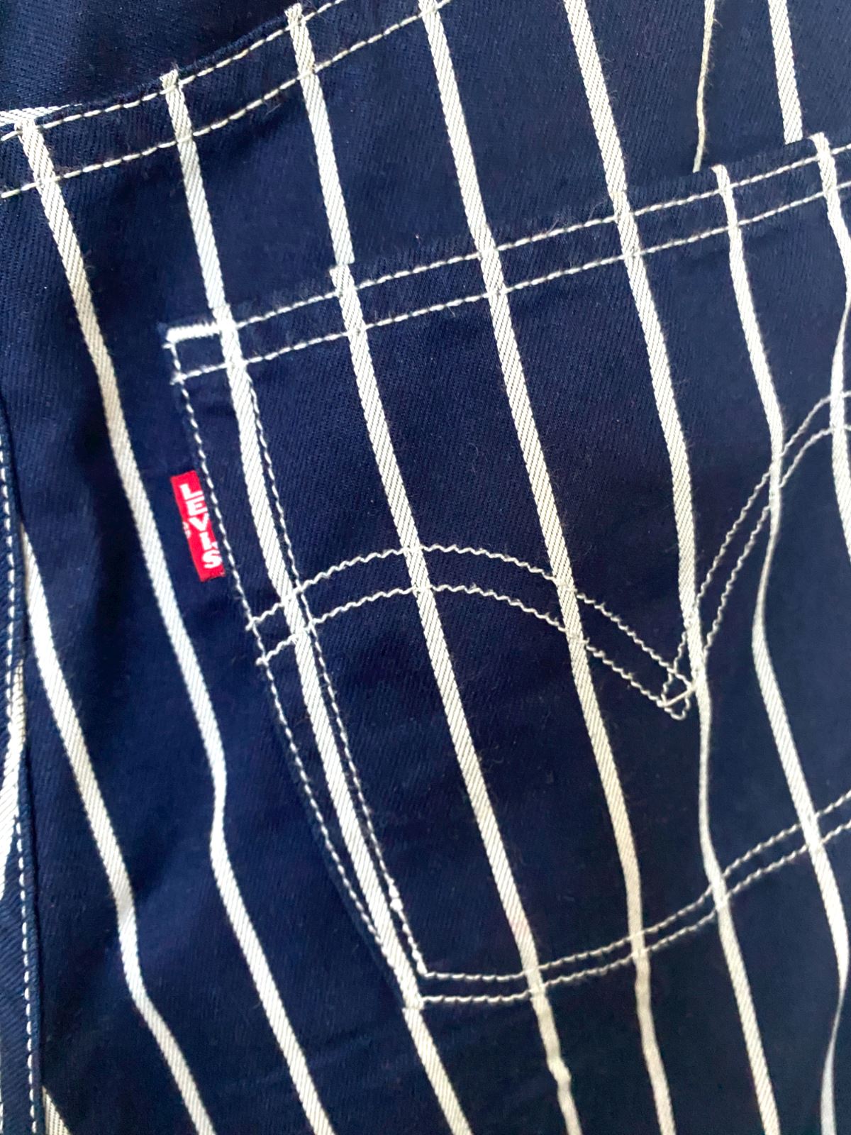 Levi's Ribcage Pleated Crop | Navy / White Stripe | High Waisted, Wide Leg Sz 28